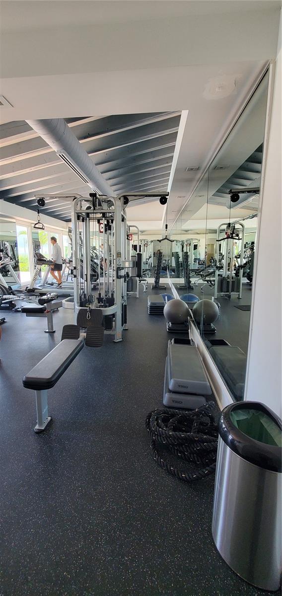 2457 Collins Ave 606, Miami Beach, Florida 33140, 2 Bedrooms Bedrooms, ,2 BathroomsBathrooms,Residentiallease,For Rent,2457 Collins Ave 606,A11546122