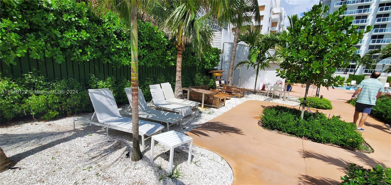2457 Collins Ave 606, Miami Beach, Florida 33140, 2 Bedrooms Bedrooms, ,2 BathroomsBathrooms,Residentiallease,For Rent,2457 Collins Ave 606,A11546122
