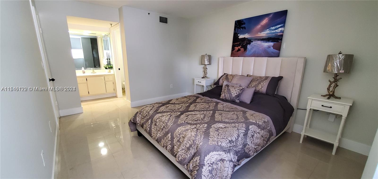 2457 Collins Ave 606, Miami Beach, Florida 33140, 2 Bedrooms Bedrooms, ,2 BathroomsBathrooms,Residentiallease,For Rent,2457 Collins Ave 606,A11546122