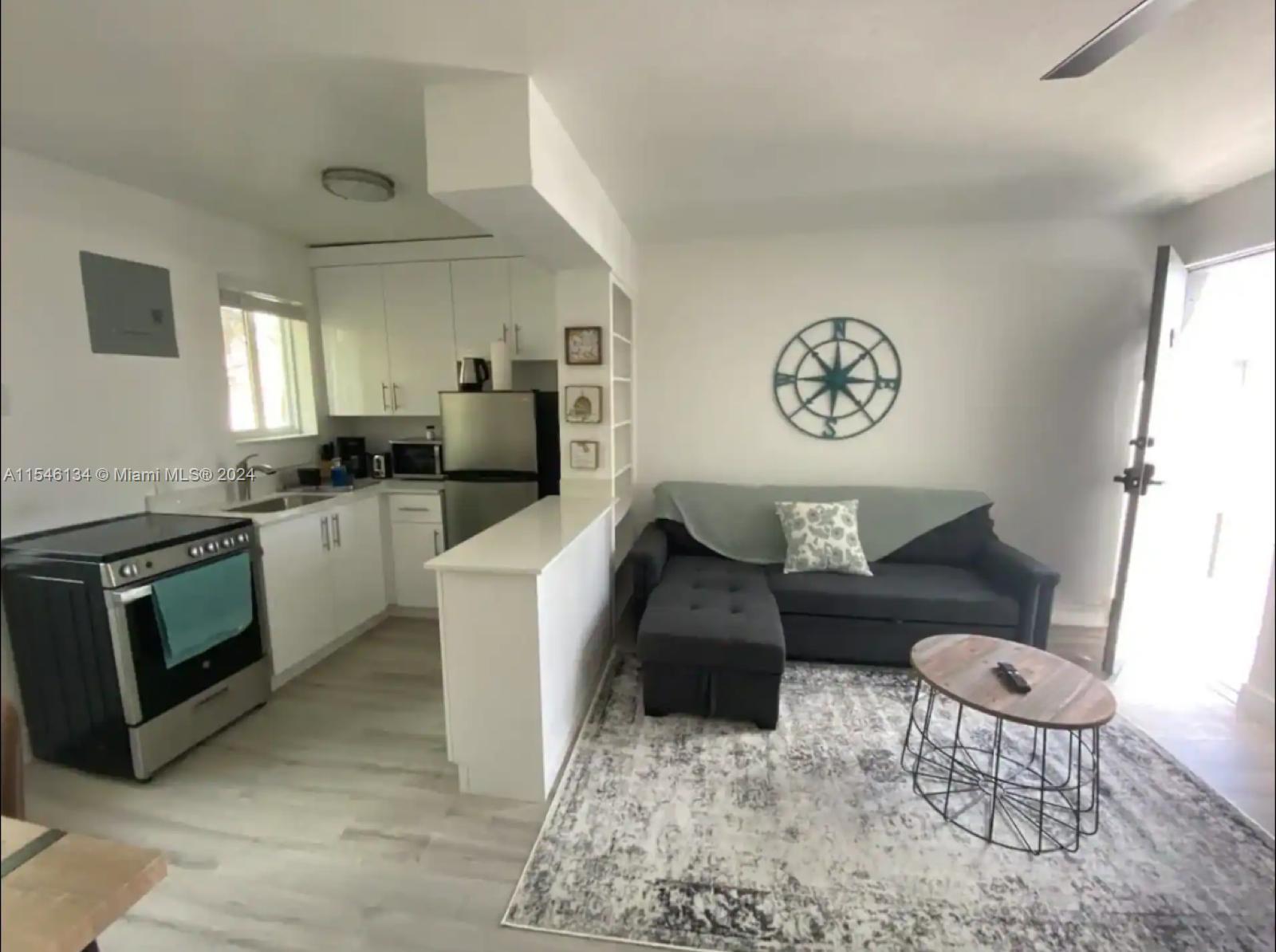 329 Madison St 9, Hollywood, Florida 33019, 1 Bedroom Bedrooms, ,1 BathroomBathrooms,Residentiallease,For Rent,329 Madison St 9,A11546134