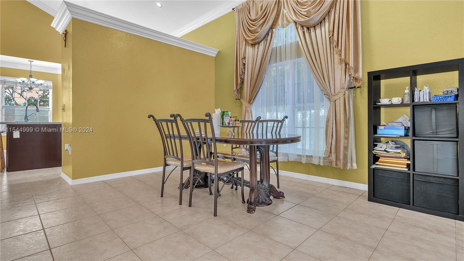 Listing Photo 11