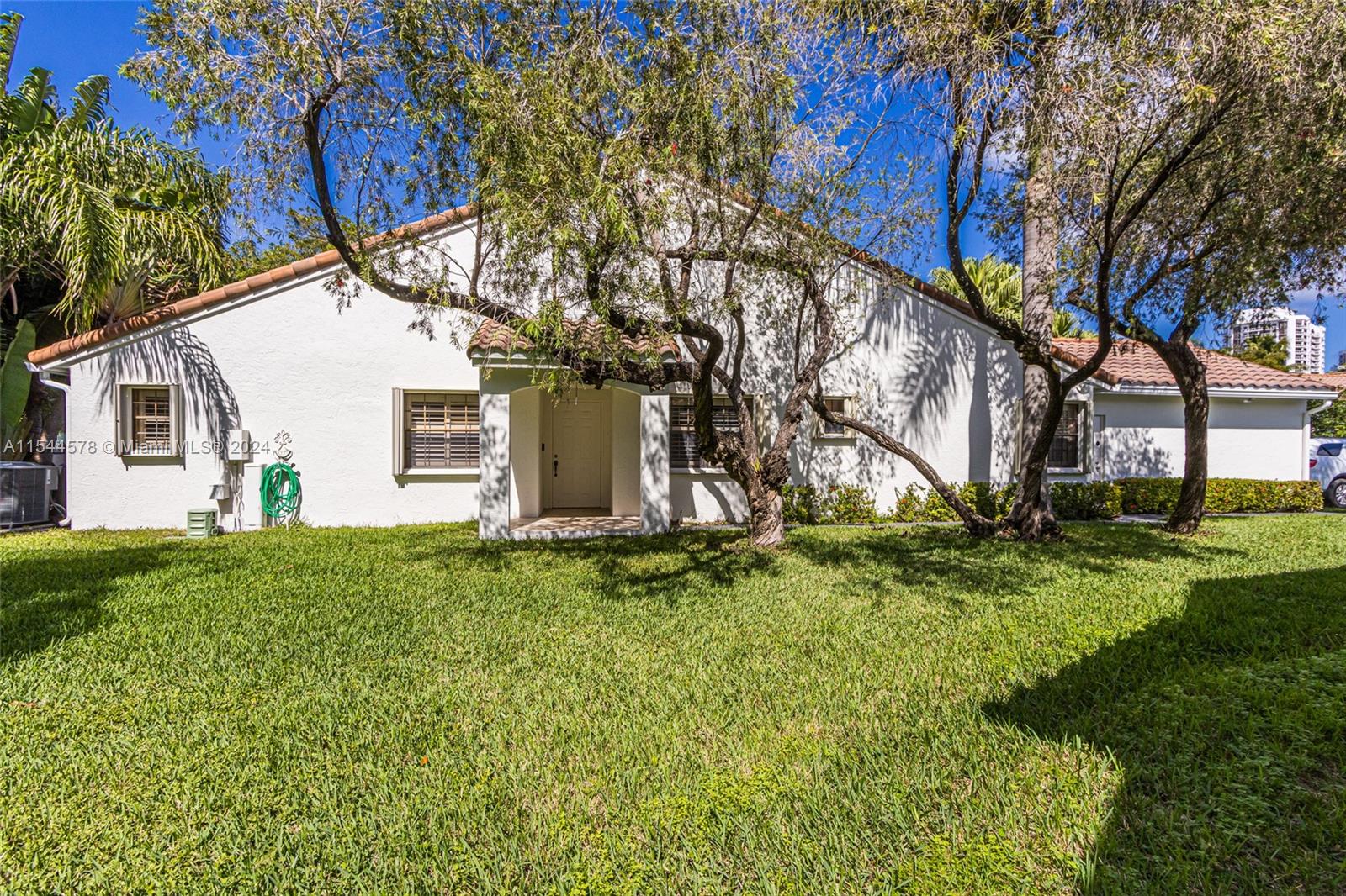 21224 Harbor Way, Aventura, FL, 33180 United States, 3 Bedrooms Bedrooms, ,2 BathroomsBathrooms,Residential,For Sale,Harbor Way,A11544578