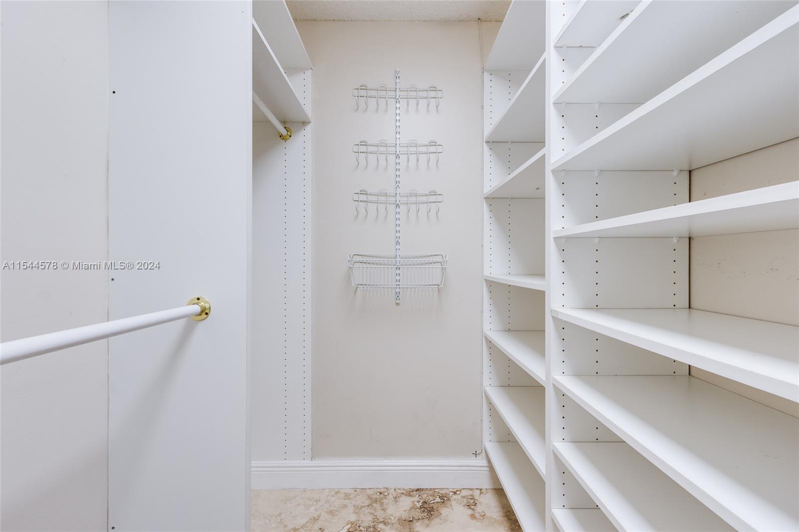 21224 Harbor Way 231, Aventura, Florida 33180, 3 Bedrooms Bedrooms, ,2 BathroomsBathrooms,Residential,For Sale,21224 Harbor Way 231,A11544578