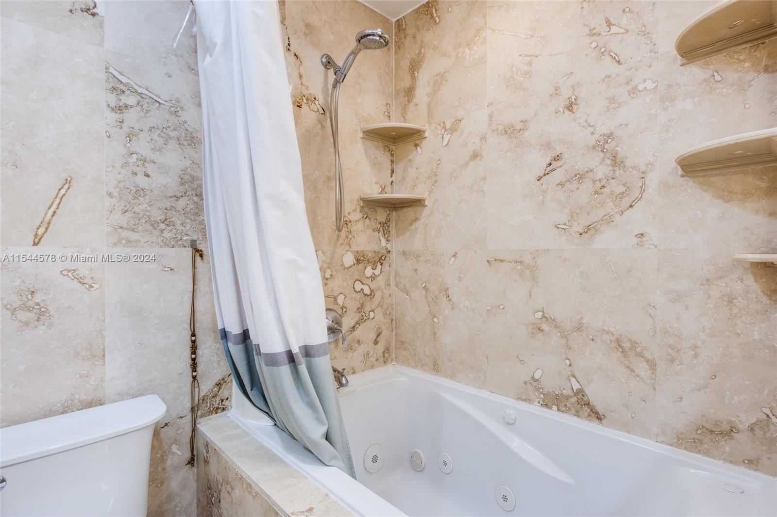 21224 Harbor Way 231, Aventura, Florida 33180, 3 Bedrooms Bedrooms, ,2 BathroomsBathrooms,Residential,For Sale,21224 Harbor Way 231,A11544578