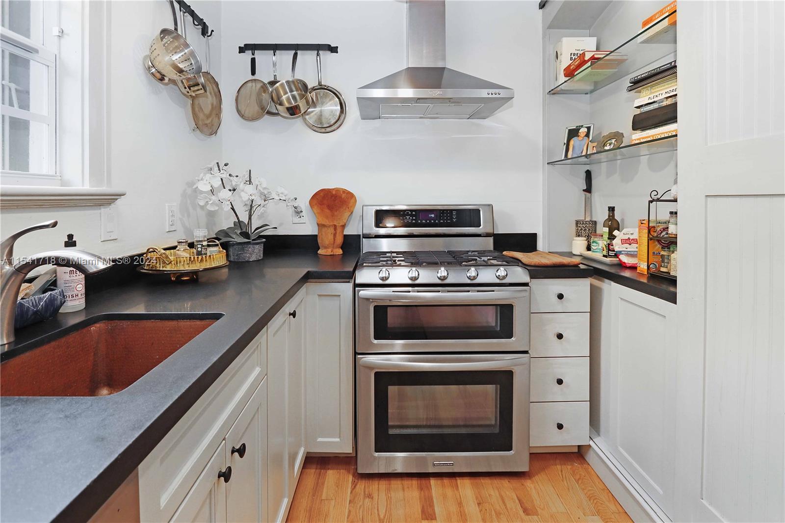 1633 Adams St, Hollywood, Florida 33020, 2 Bedrooms Bedrooms, ,1 BathroomBathrooms,Residential,For Sale,1633 Adams St,A11541718