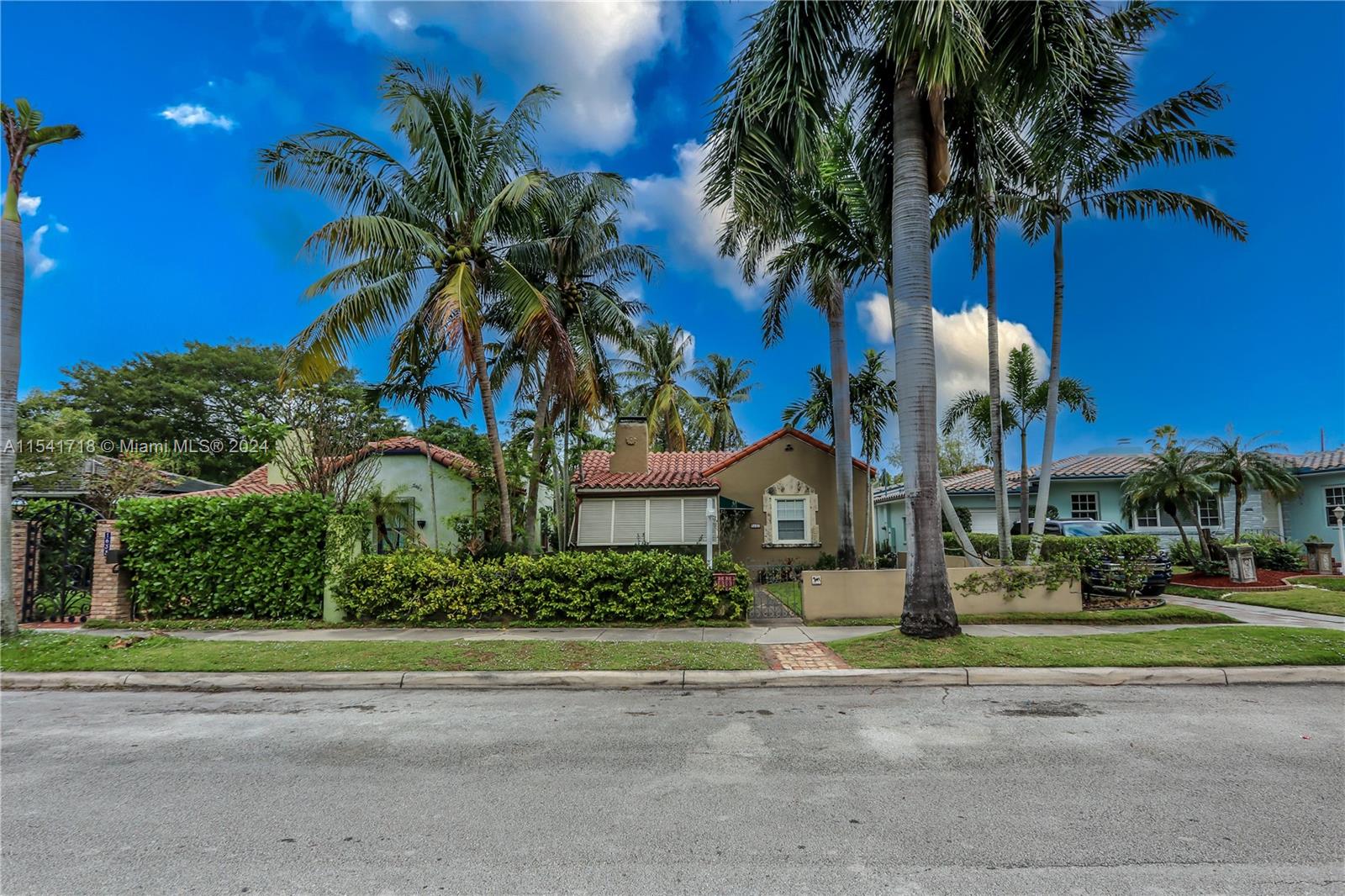 1633 Adams St, Hollywood, Florida 33020, 2 Bedrooms Bedrooms, ,1 BathroomBathrooms,Residential,For Sale,1633 Adams St,A11541718