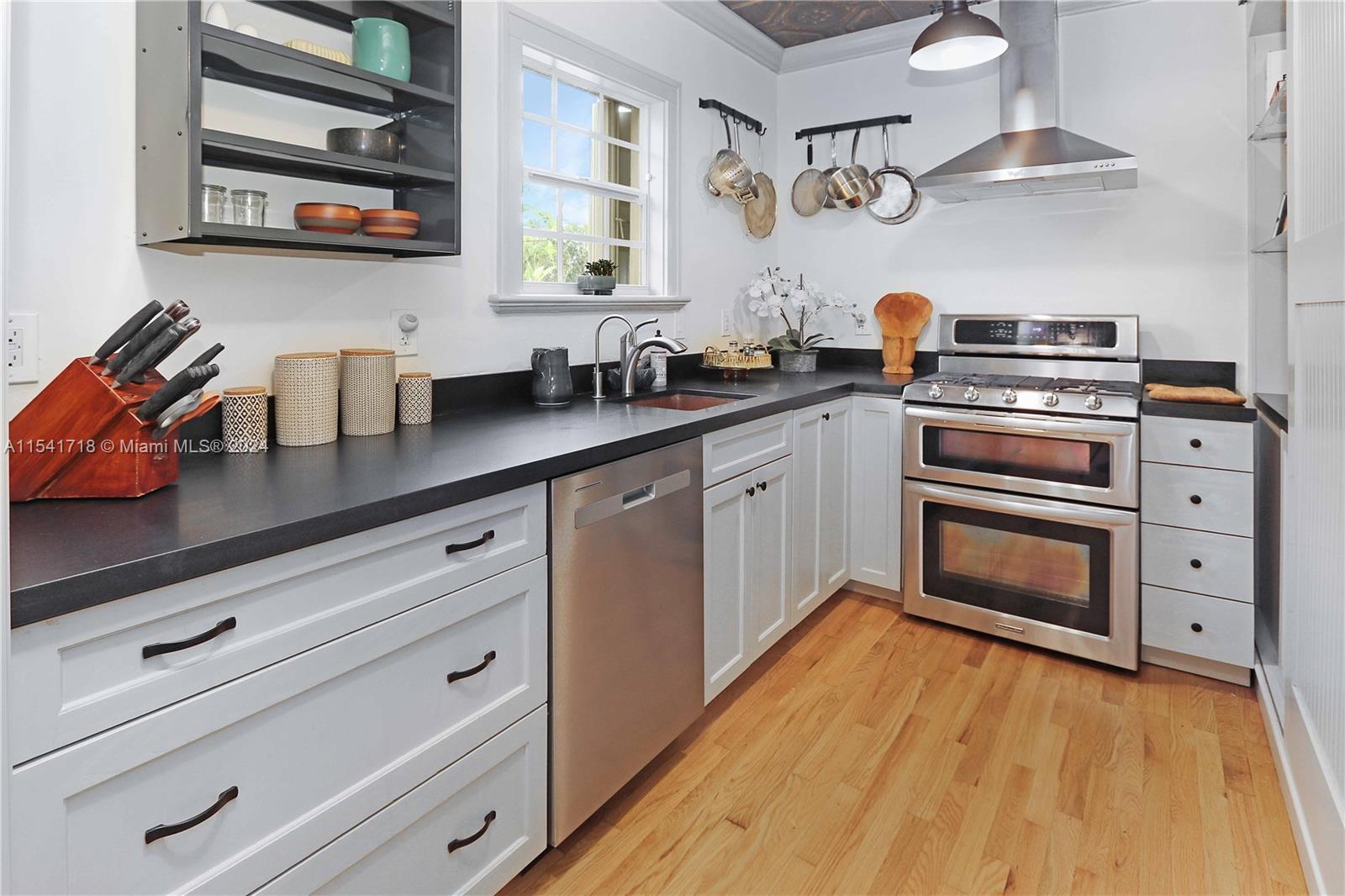 1633 Adams St, Hollywood, Florida 33020, 2 Bedrooms Bedrooms, ,1 BathroomBathrooms,Residential,For Sale,1633 Adams St,A11541718