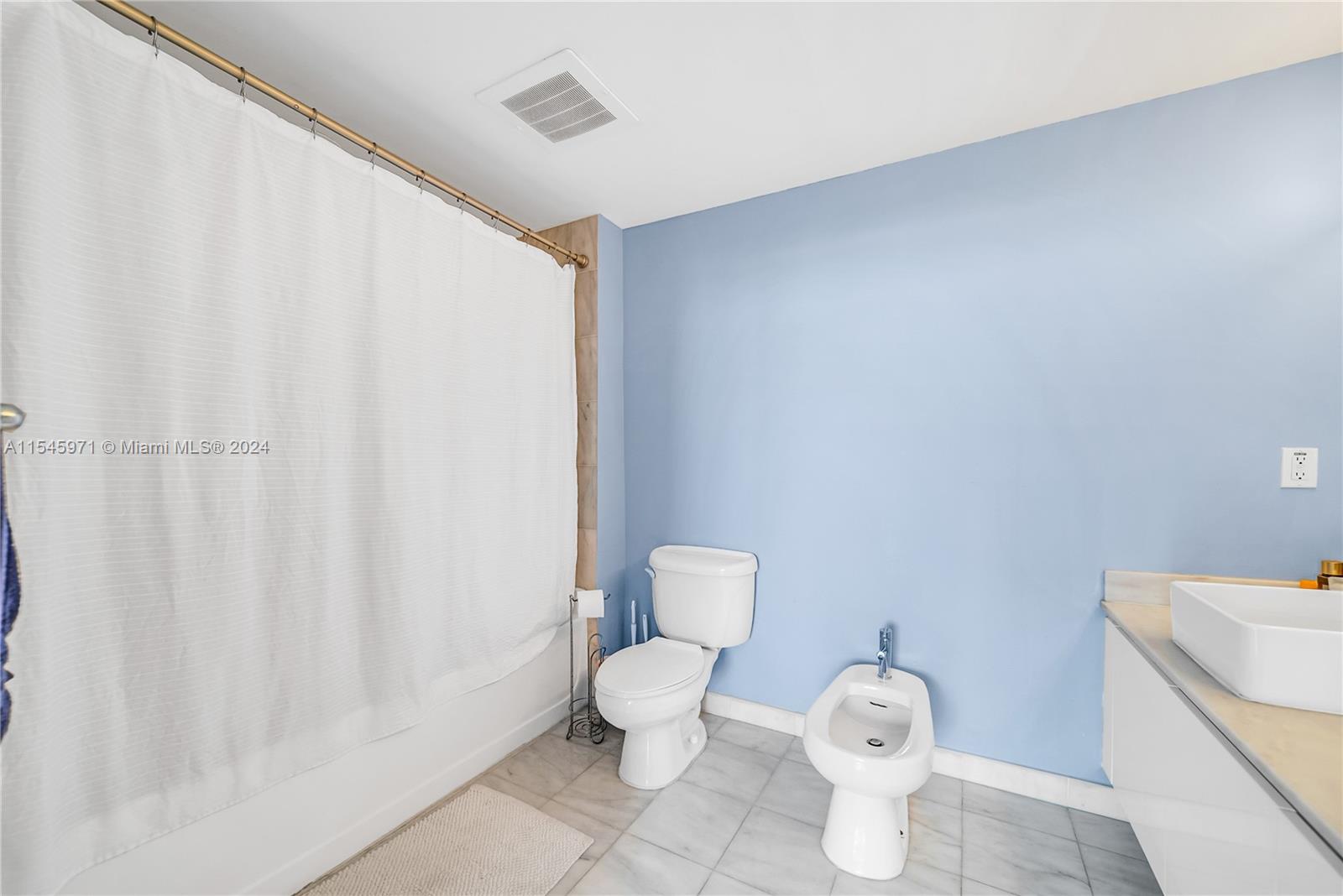 601 NE 36th St 705, Miami, Florida 33137, 1 Bedroom Bedrooms, ,1 BathroomBathrooms,Residential,For Sale,601 NE 36th St 705,A11545971