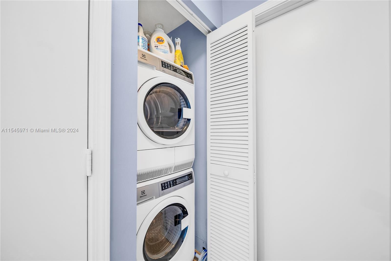 601 NE 36th St 705, Miami, Florida 33137, 1 Bedroom Bedrooms, ,1 BathroomBathrooms,Residential,For Sale,601 NE 36th St 705,A11545971