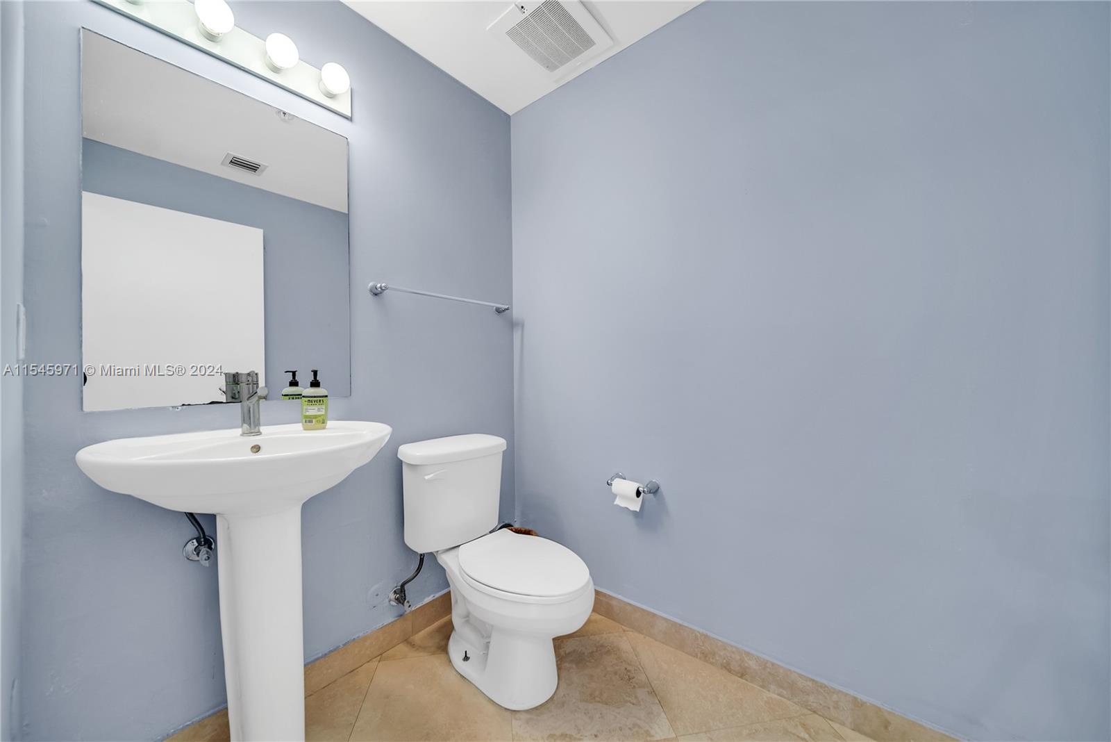 601 NE 36th St 705, Miami, Florida 33137, 1 Bedroom Bedrooms, ,1 BathroomBathrooms,Residential,For Sale,601 NE 36th St 705,A11545971