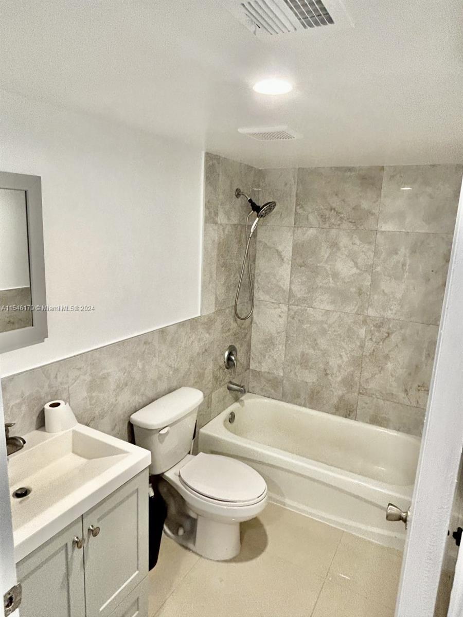 6990 NW 186th St 4-312, Hialeah, Florida 33015, 1 Bedroom Bedrooms, ,1 BathroomBathrooms,Residentiallease,For Rent,6990 NW 186th St 4-312,A11546179
