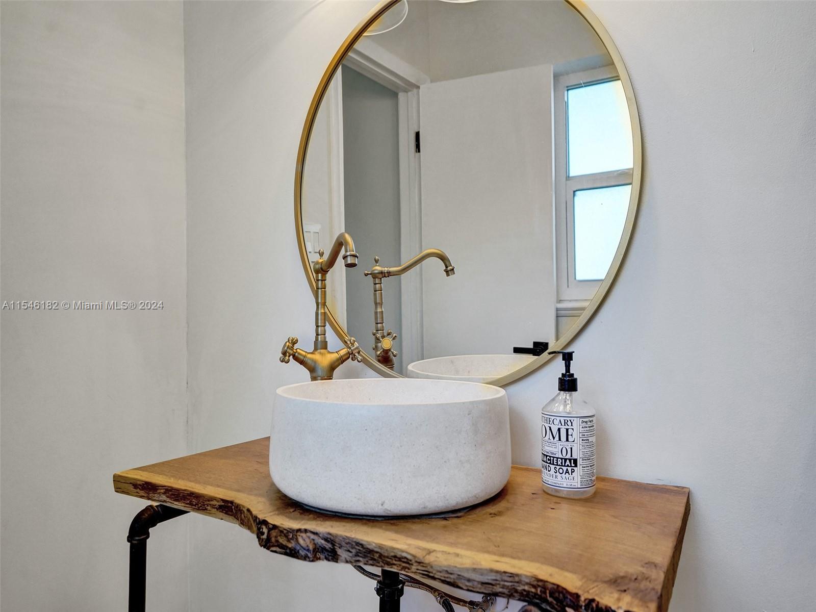 205 S 56th Ter, Hollywood, Florida 33023, 3 Bedrooms Bedrooms, ,3 BathroomsBathrooms,Residential,For Sale,205 S 56th Ter,A11546182