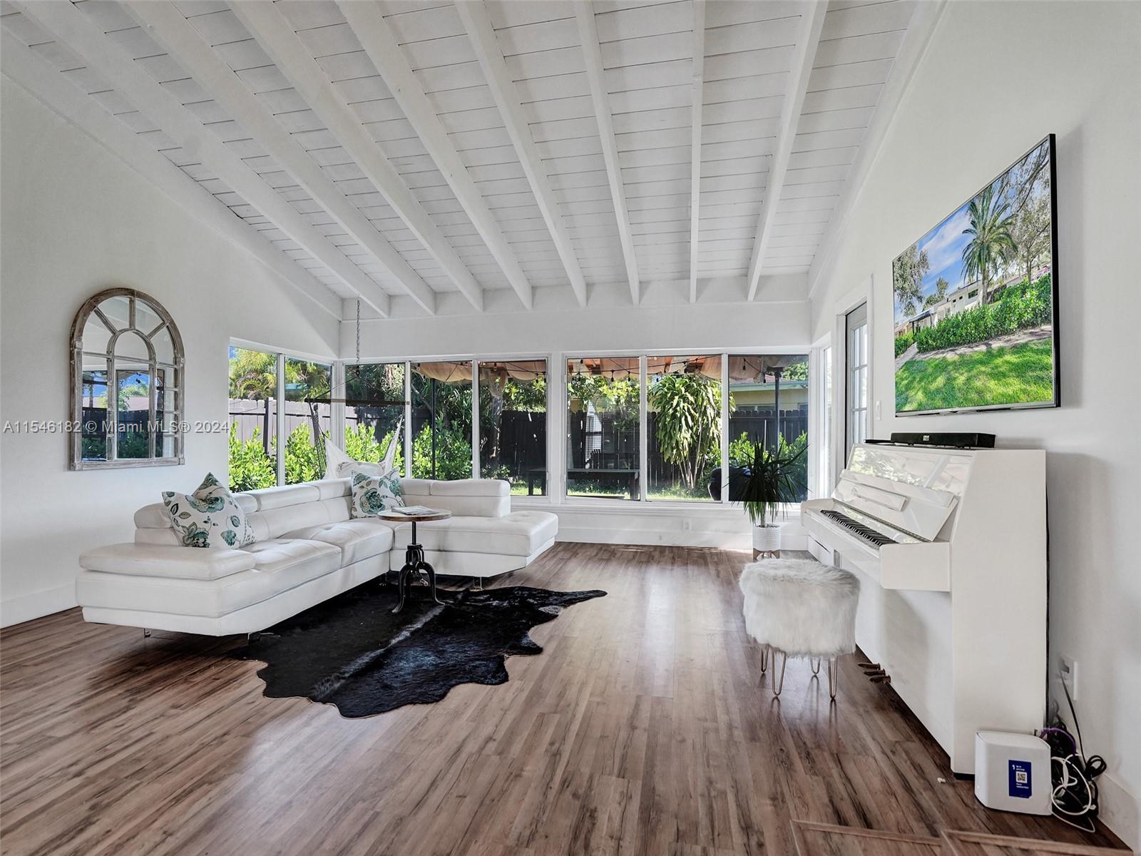 205 S 56th Ter, Hollywood, Florida 33023, 3 Bedrooms Bedrooms, ,3 BathroomsBathrooms,Residential,For Sale,205 S 56th Ter,A11546182