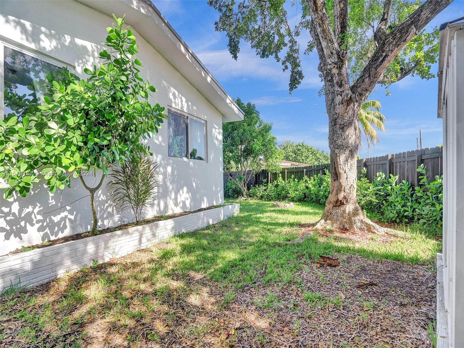 205 S 56th Ter, Hollywood, Florida 33023, 3 Bedrooms Bedrooms, ,3 BathroomsBathrooms,Residential,For Sale,205 S 56th Ter,A11546182