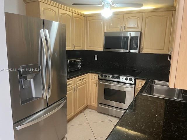 4301 Collins Ave 1004, Miami Beach, Florida 33140, 2 Bedrooms Bedrooms, ,2 BathroomsBathrooms,Residential,For Sale,4301 Collins Ave 1004,A11529821
