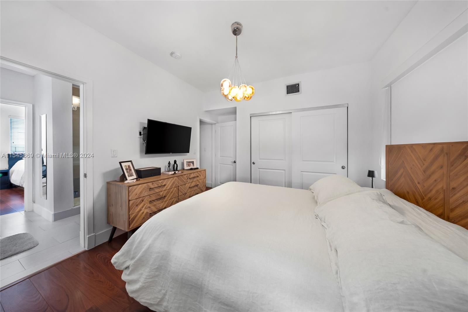 305 NE 24th St 2, Miami, Florida 33137, 2 Bedrooms Bedrooms, ,2 BathroomsBathrooms,Residentiallease,For Rent,305 NE 24th St 2,A11545869