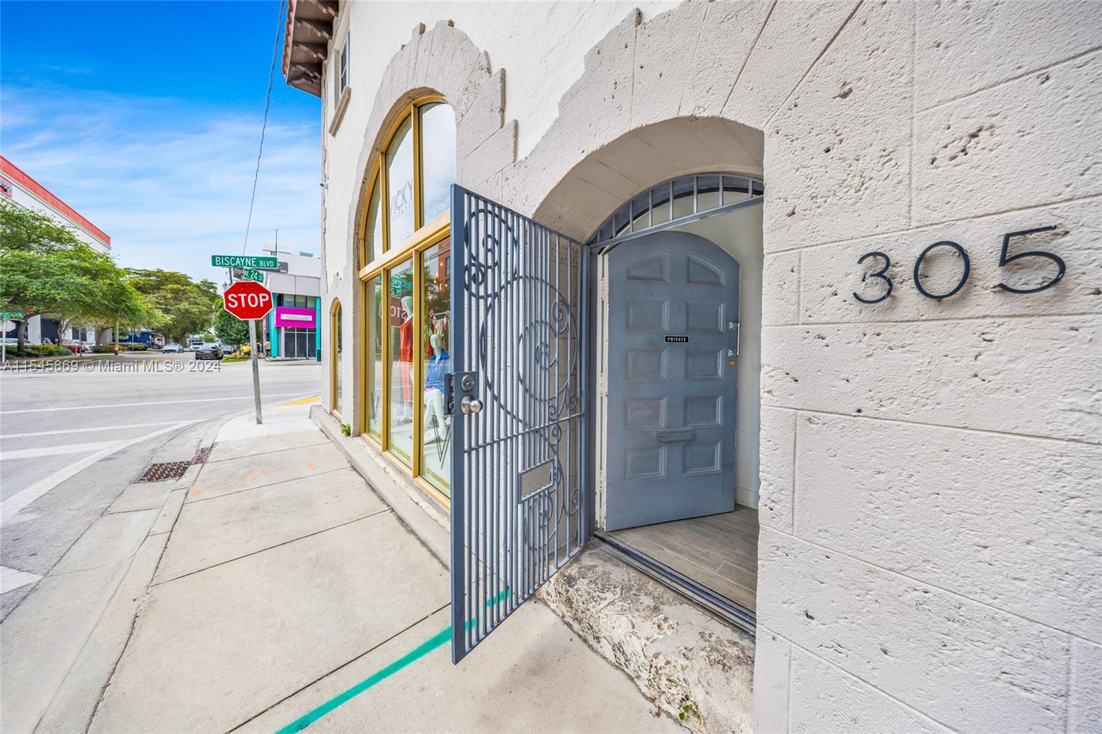 305 NE 24th St 2, Miami, Florida 33137, 2 Bedrooms Bedrooms, ,2 BathroomsBathrooms,Residentiallease,For Rent,305 NE 24th St 2,A11545869