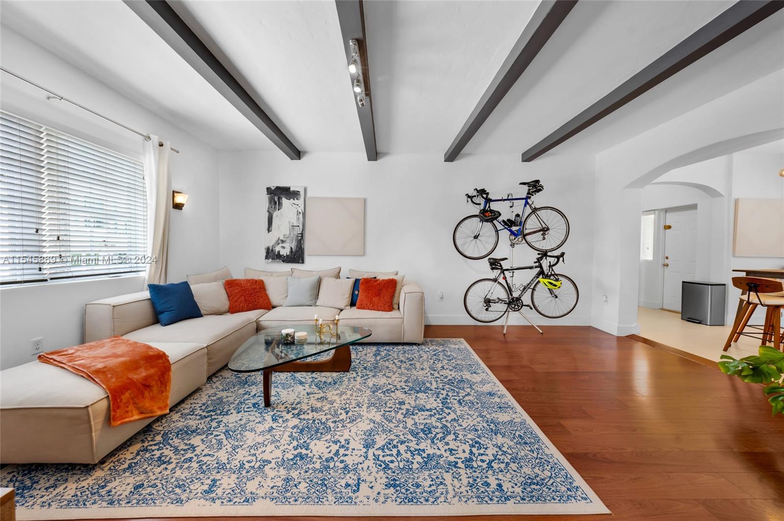 305 NE 24th St 2, Miami, Florida 33137, 2 Bedrooms Bedrooms, ,2 BathroomsBathrooms,Residentiallease,For Rent,305 NE 24th St 2,A11545869