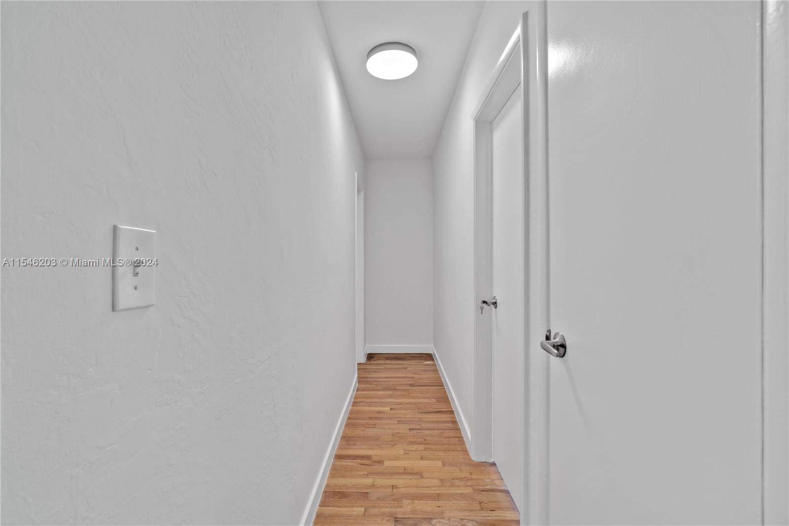Coral Gables, Florida 33134, 1 Bedroom Bedrooms, ,1 BathroomBathrooms,Residentiallease,For Rent,A11546203
