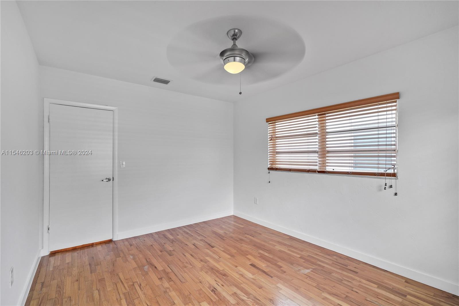 Coral Gables, Florida 33134, 1 Bedroom Bedrooms, ,1 BathroomBathrooms,Residentiallease,For Rent,A11546203