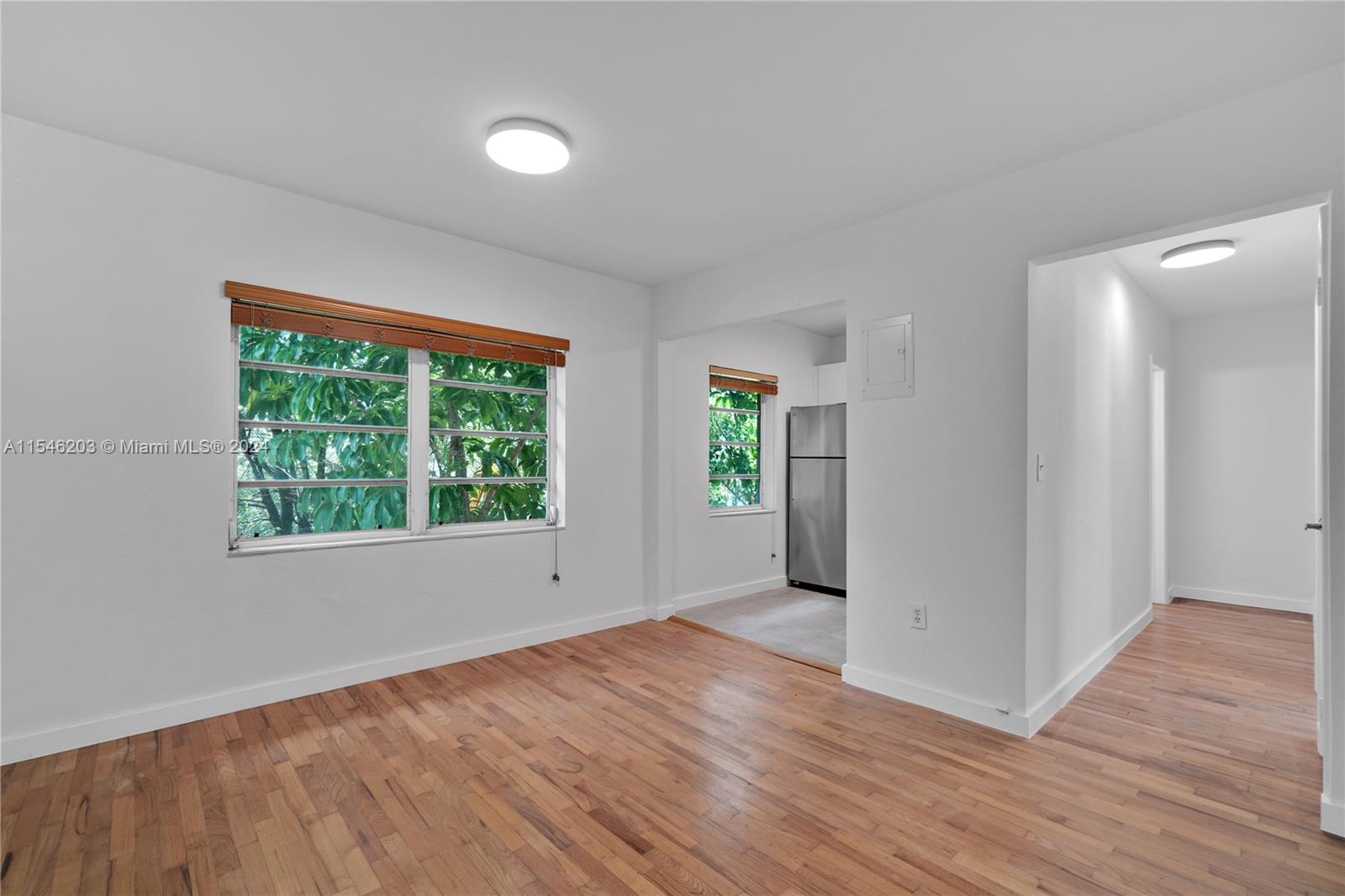 Coral Gables, Florida 33134, 1 Bedroom Bedrooms, ,1 BathroomBathrooms,Residentiallease,For Rent,A11546203