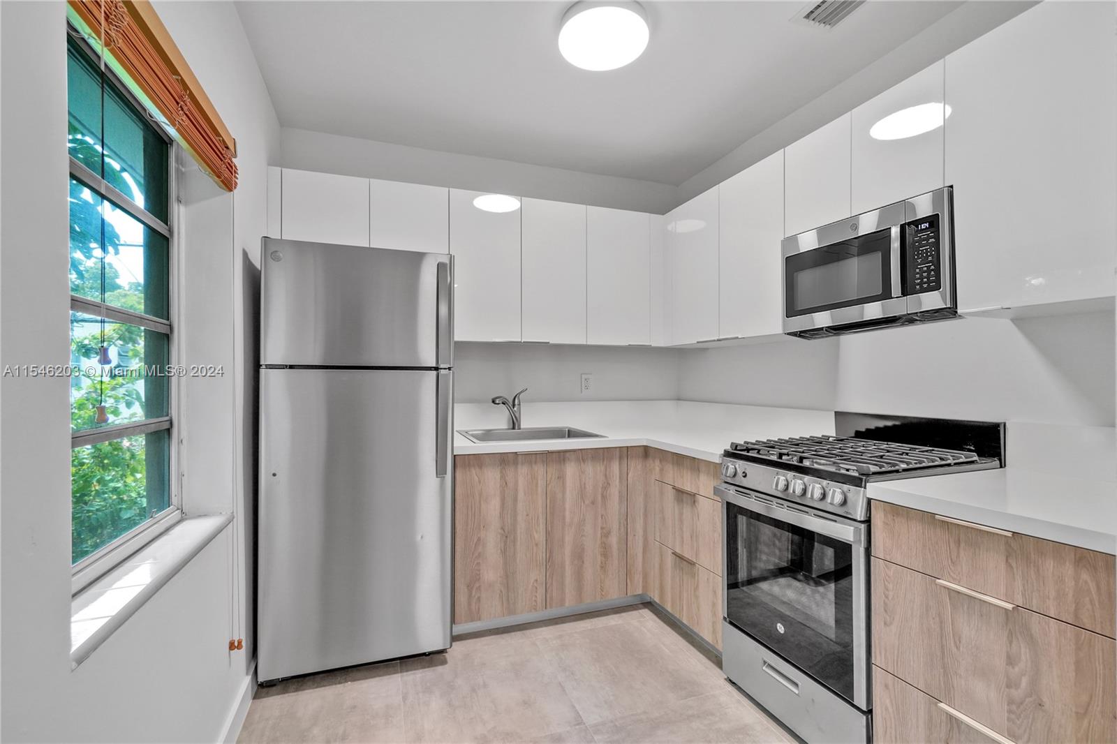 Coral Gables, Florida 33134, 1 Bedroom Bedrooms, ,1 BathroomBathrooms,Residentiallease,For Rent,A11546203