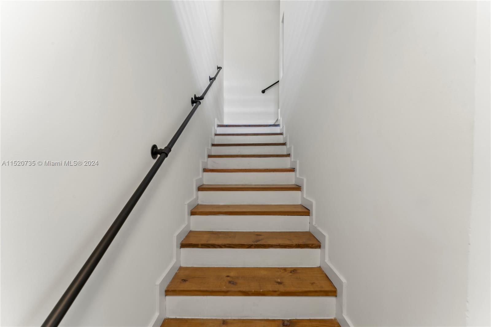 3001 SW 22nd Ter TH-5, Miami, Florida 33145, 2 Bedrooms Bedrooms, ,1 BathroomBathrooms,Residential,For Sale,3001 SW 22nd Ter TH-5,A11520735