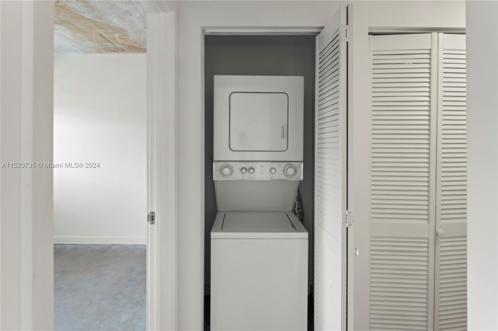 3001 SW 22nd Ter TH-5, Miami, Florida 33145, 2 Bedrooms Bedrooms, ,1 BathroomBathrooms,Residential,For Sale,3001 SW 22nd Ter TH-5,A11520735