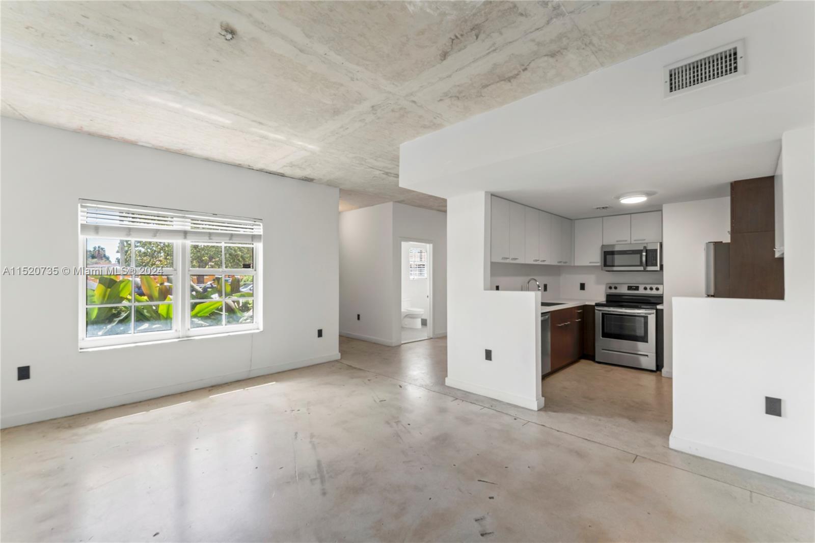3001 SW 22nd Ter TH-5, Miami, Florida 33145, 2 Bedrooms Bedrooms, ,1 BathroomBathrooms,Residential,For Sale,3001 SW 22nd Ter TH-5,A11520735