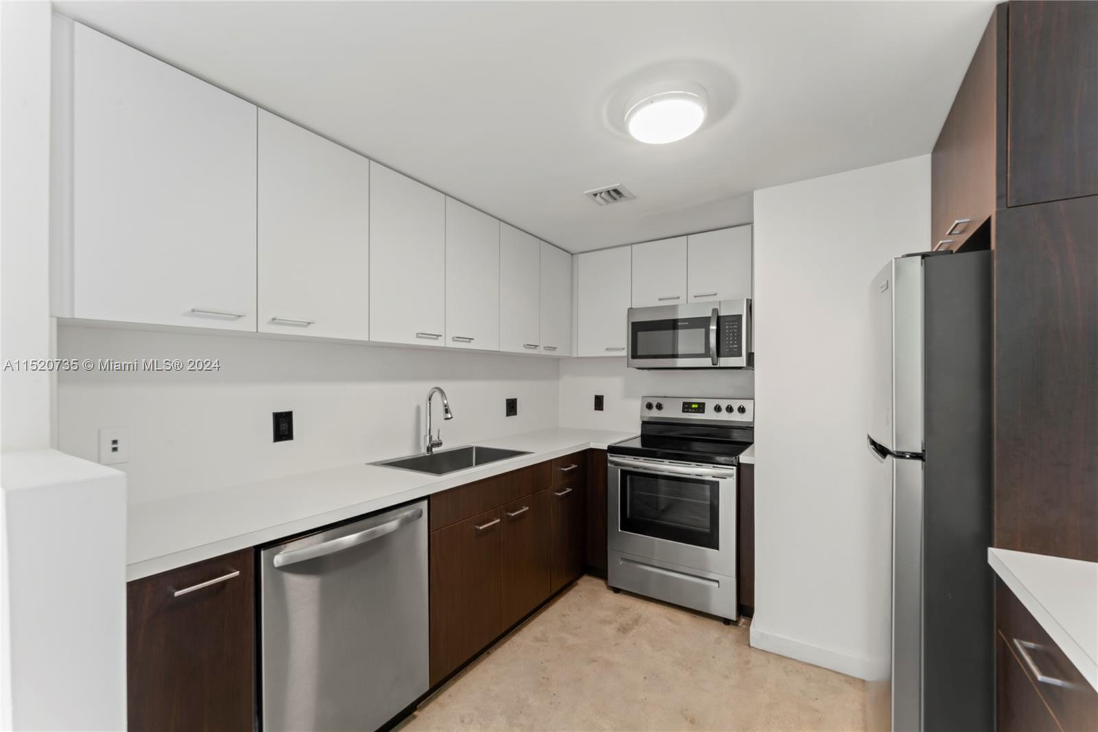 3001 SW 22nd Ter TH-5, Miami, Florida 33145, 2 Bedrooms Bedrooms, ,1 BathroomBathrooms,Residential,For Sale,3001 SW 22nd Ter TH-5,A11520735