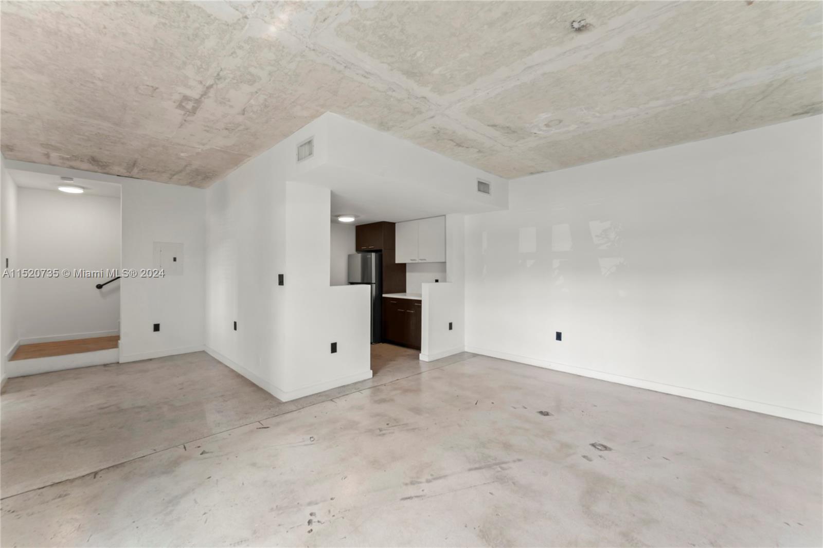 3001 SW 22nd Ter TH-5, Miami, Florida 33145, 2 Bedrooms Bedrooms, ,1 BathroomBathrooms,Residential,For Sale,3001 SW 22nd Ter TH-5,A11520735