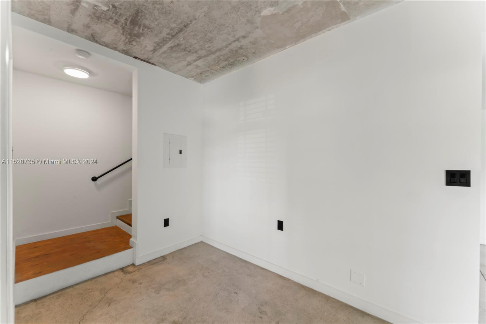 3001 SW 22nd Ter TH-5, Miami, Florida 33145, 2 Bedrooms Bedrooms, ,1 BathroomBathrooms,Residential,For Sale,3001 SW 22nd Ter TH-5,A11520735