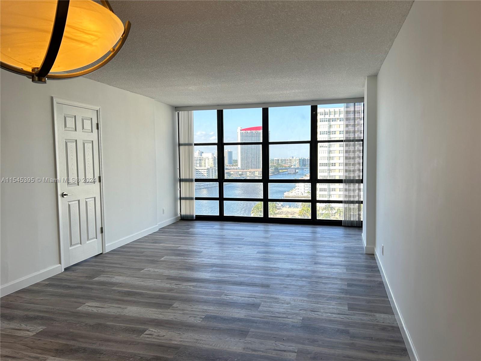 2017 S Ocean Dr 1405, Hallandale Beach, Florida 33009, 2 Bedrooms Bedrooms, ,2 BathroomsBathrooms,Residentiallease,For Rent,2017 S Ocean Dr 1405,A11545395