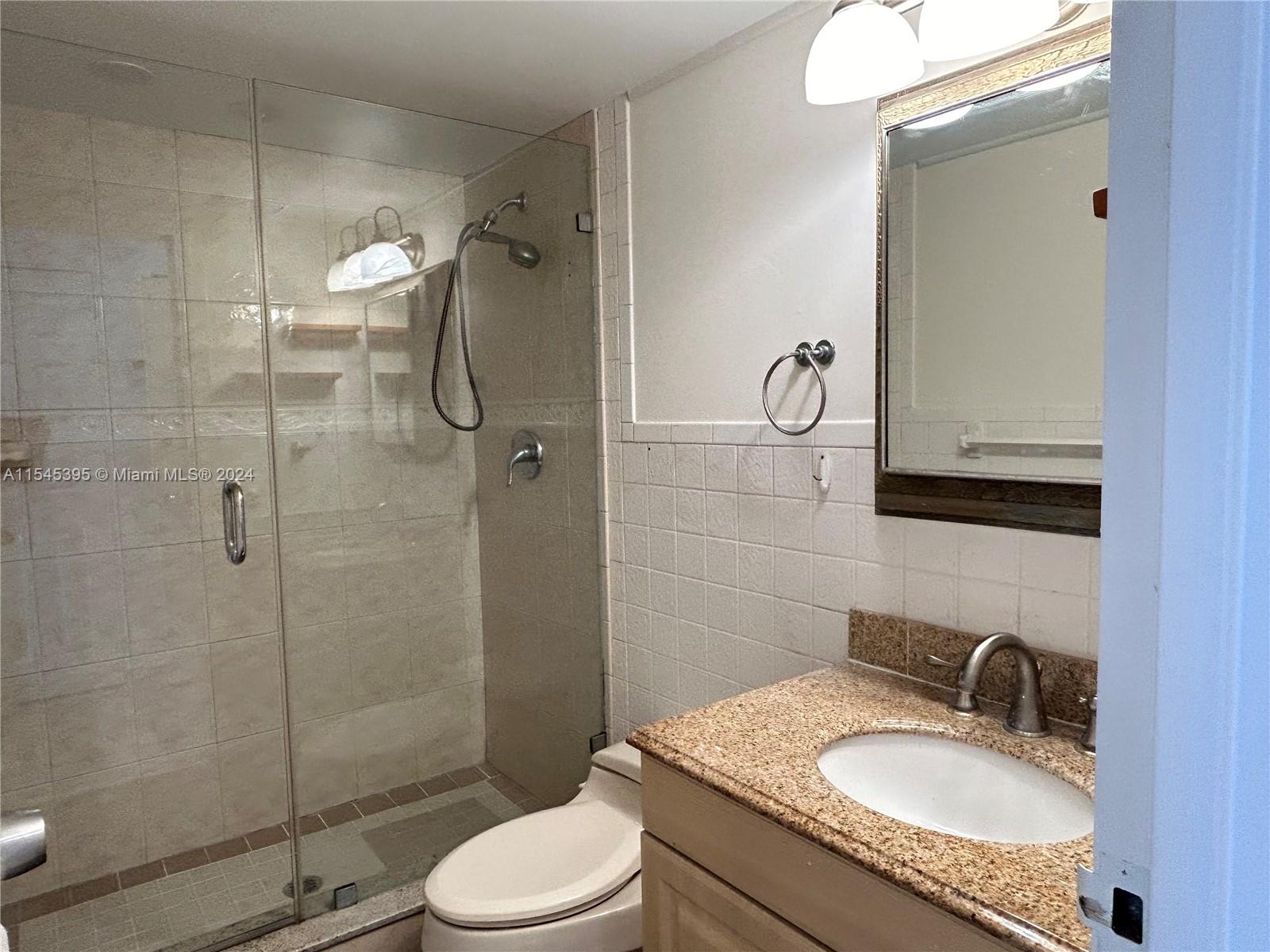 2017 S Ocean Dr 1405, Hallandale Beach, Florida 33009, 2 Bedrooms Bedrooms, ,2 BathroomsBathrooms,Residentiallease,For Rent,2017 S Ocean Dr 1405,A11545395