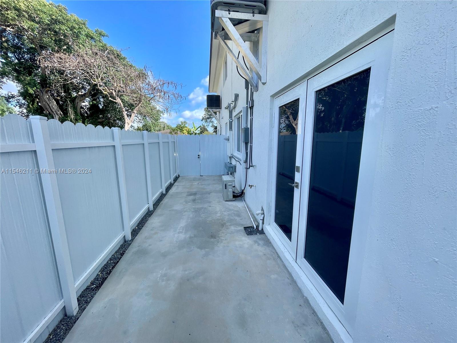 11939 SW 218th St 2, Miami, Florida 33170, 1 Bedroom Bedrooms, ,1 BathroomBathrooms,Residentiallease,For Rent,11939 SW 218th St 2,A11546211