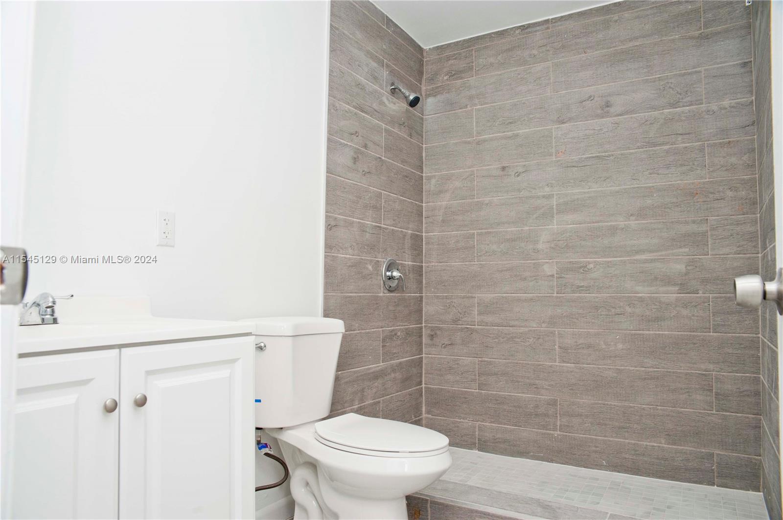 1323 N Federal Hwy 3, Hollywood, Florida 33020, 1 Bedroom Bedrooms, ,1 BathroomBathrooms,Residentiallease,For Rent,1323 N Federal Hwy 3,A11545129