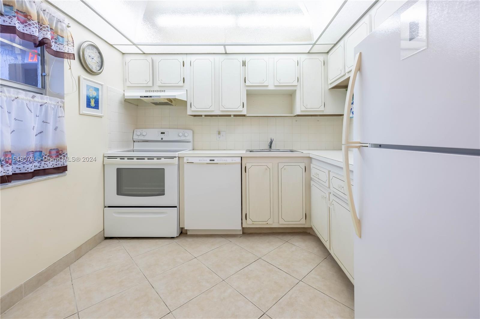1055 Country Club Dr 202, Margate, Florida 33063, 2 Bedrooms Bedrooms, ,2 BathroomsBathrooms,Residential,For Sale,1055 Country Club Dr 202,A11546079