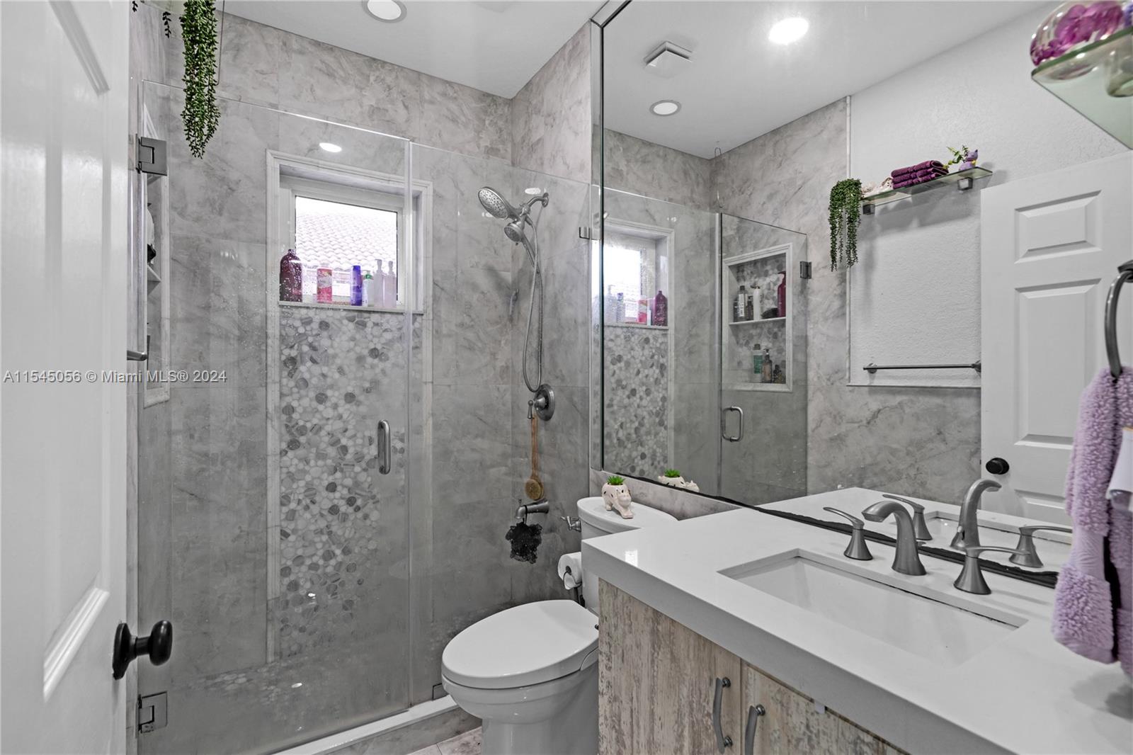 16231 NW 77th Pl, Miami Lakes, Florida 33016, 4 Bedrooms Bedrooms, ,3 BathroomsBathrooms,Residential,For Sale,16231 NW 77th Pl,A11545056