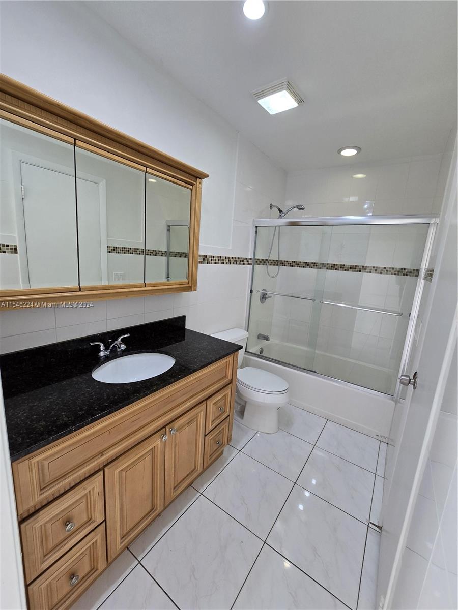 11183 NW 7th St 201, Miami, Florida 33172, 1 Bedroom Bedrooms, ,1 BathroomBathrooms,Residentiallease,For Rent,11183 NW 7th St 201,A11546224