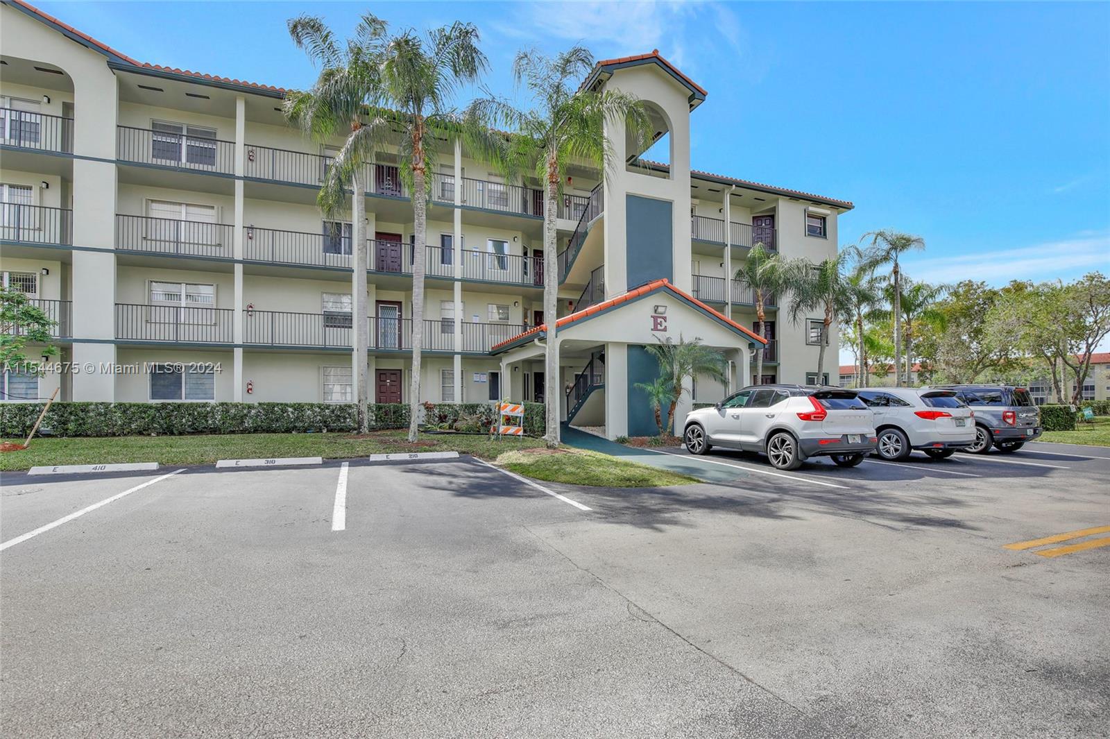 12900 SW 13th St 214E, Pembroke Pines, Florida 33027, 2 Bedrooms Bedrooms, ,2 BathroomsBathrooms,Residential,For Sale,12900 SW 13th St 214E,A11544675
