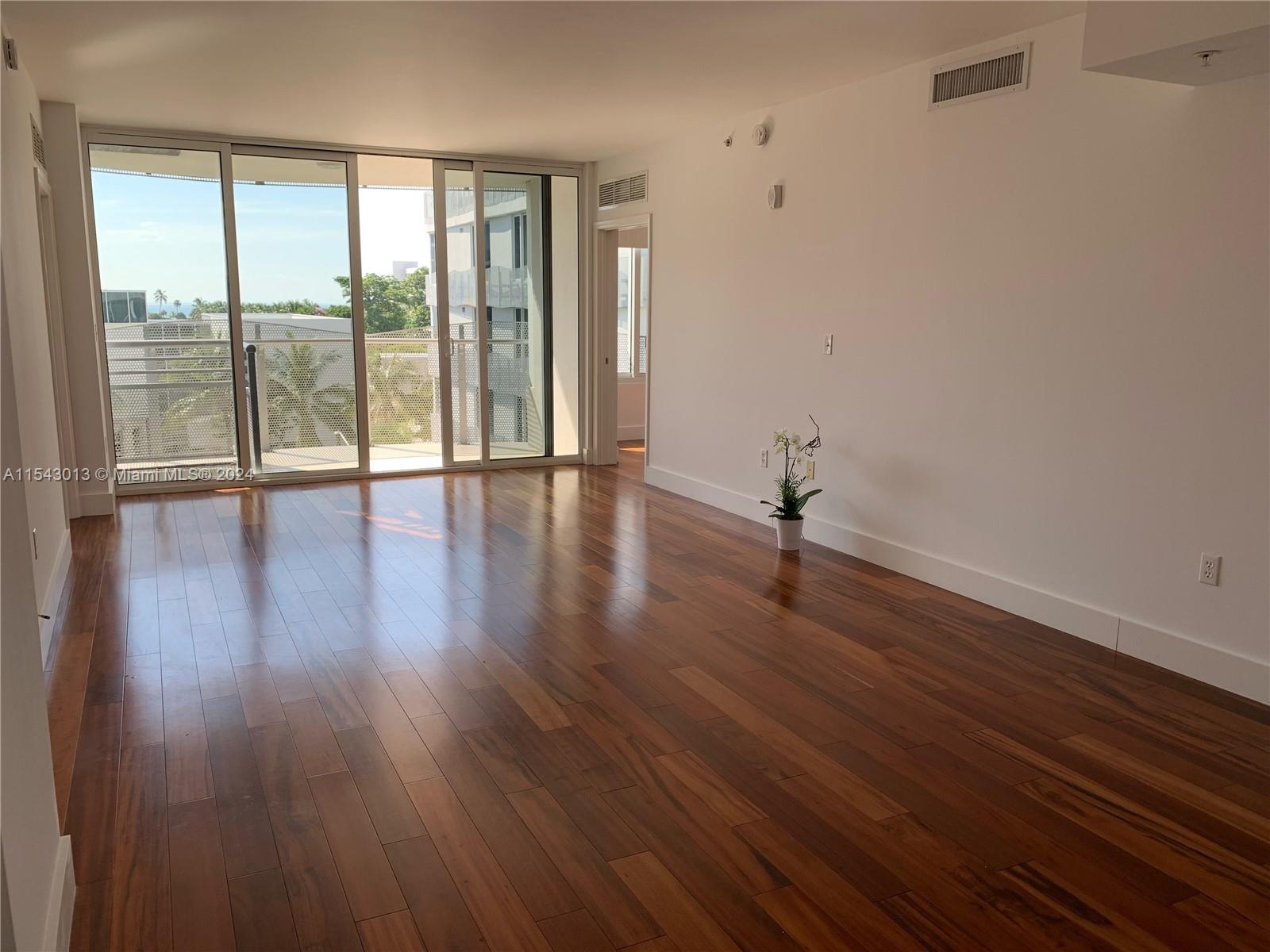 2155 Washington Ct 501, Miami Beach, Florida 33139, 2 Bedrooms Bedrooms, ,2 BathroomsBathrooms,Residentiallease,For Rent,2155 Washington Ct 501,A11543013