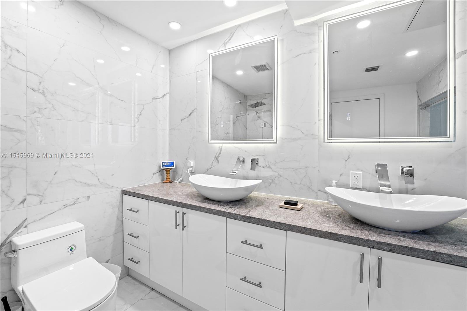 60 SW 13th St 4013, Miami, Florida 33130, 2 Bedrooms Bedrooms, ,2 BathroomsBathrooms,Residential,For Sale,60 SW 13th St 4013,A11545969