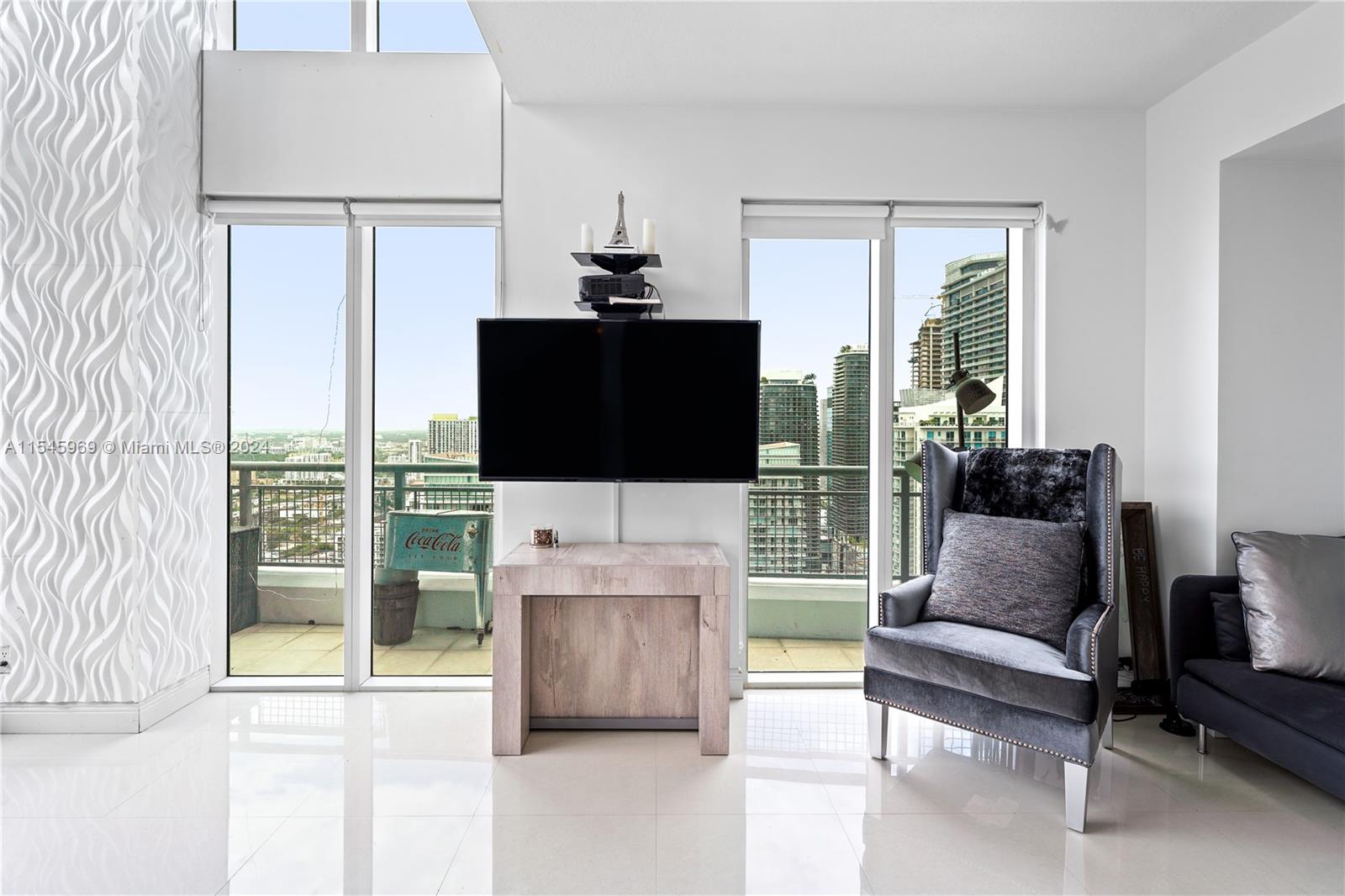 60 SW 13th St 4013, Miami, Florida 33130, 2 Bedrooms Bedrooms, ,2 BathroomsBathrooms,Residential,For Sale,60 SW 13th St 4013,A11545969