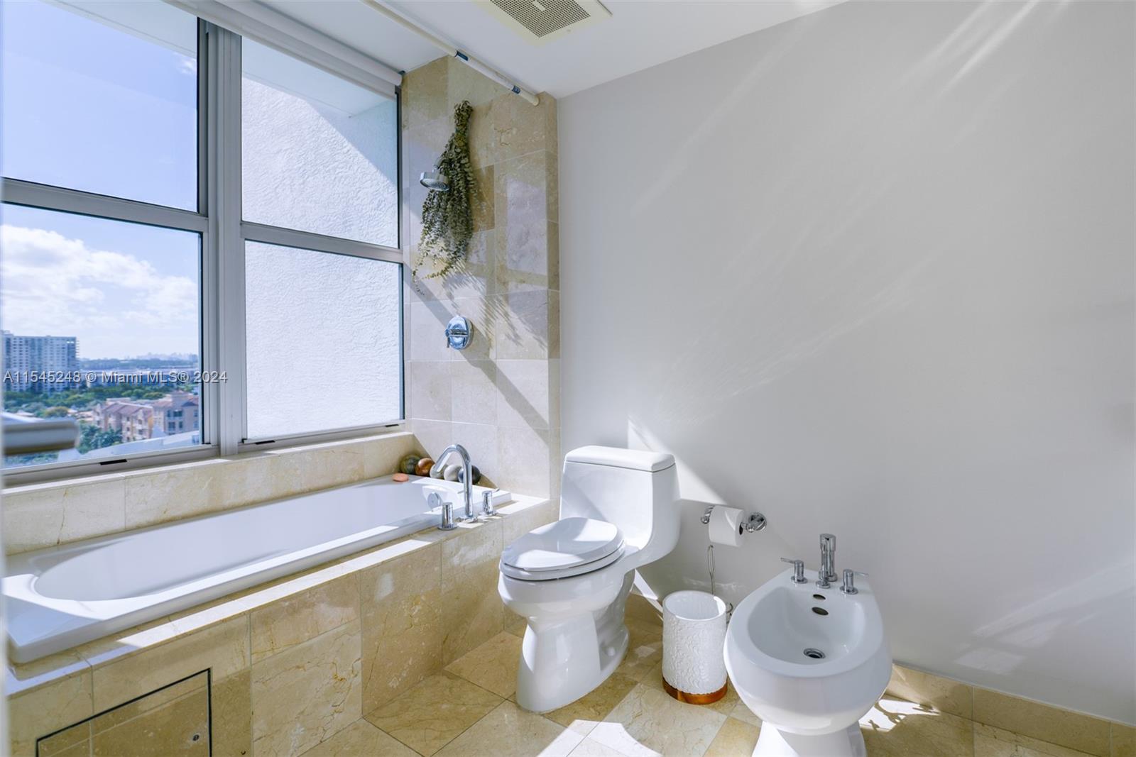 3131 NE 188th St 1-1213, Aventura, Florida 33180, 2 Bedrooms Bedrooms, ,2 BathroomsBathrooms,Residentiallease,For Rent,3131 NE 188th St 1-1213,A11545248