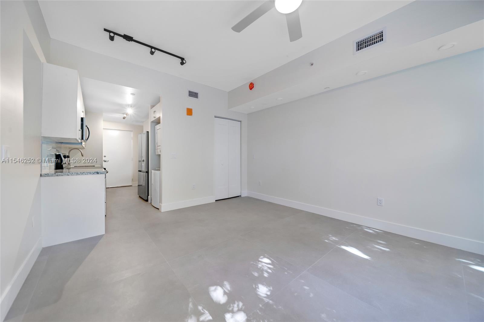 1536 NW 15th Ave 103, Miami, Florida 33125, ,1 BathroomBathrooms,Residentiallease,For Rent,1536 NW 15th Ave 103,A11546252