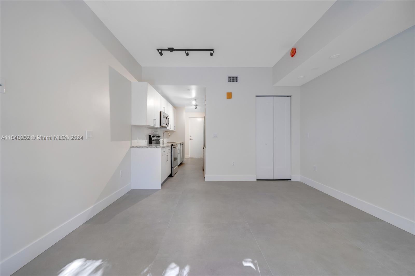 1536 NW 15th Ave 103, Miami, Florida 33125, ,1 BathroomBathrooms,Residentiallease,For Rent,1536 NW 15th Ave 103,A11546252