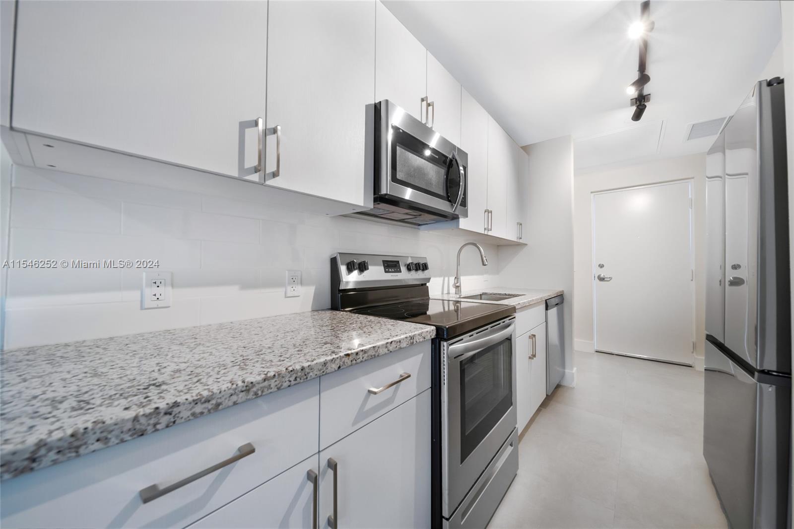 1536 NW 15th Ave 103, Miami, Florida 33125, ,1 BathroomBathrooms,Residentiallease,For Rent,1536 NW 15th Ave 103,A11546252