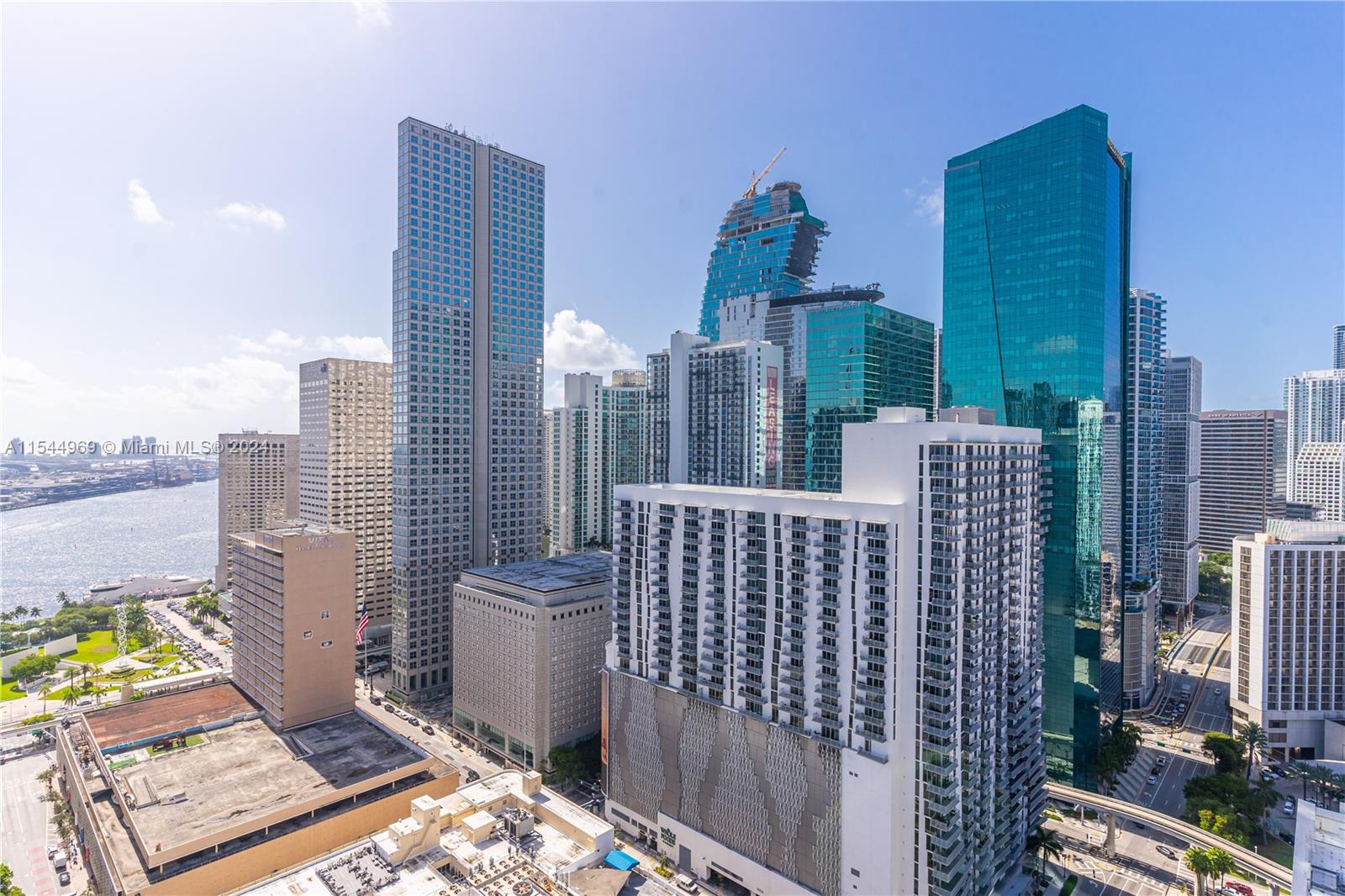 151 SE 1st St 3203, Miami, Florida 33131, 1 Bedroom Bedrooms, ,1 BathroomBathrooms,Residentiallease,For Rent,151 SE 1st St 3203,A11544969