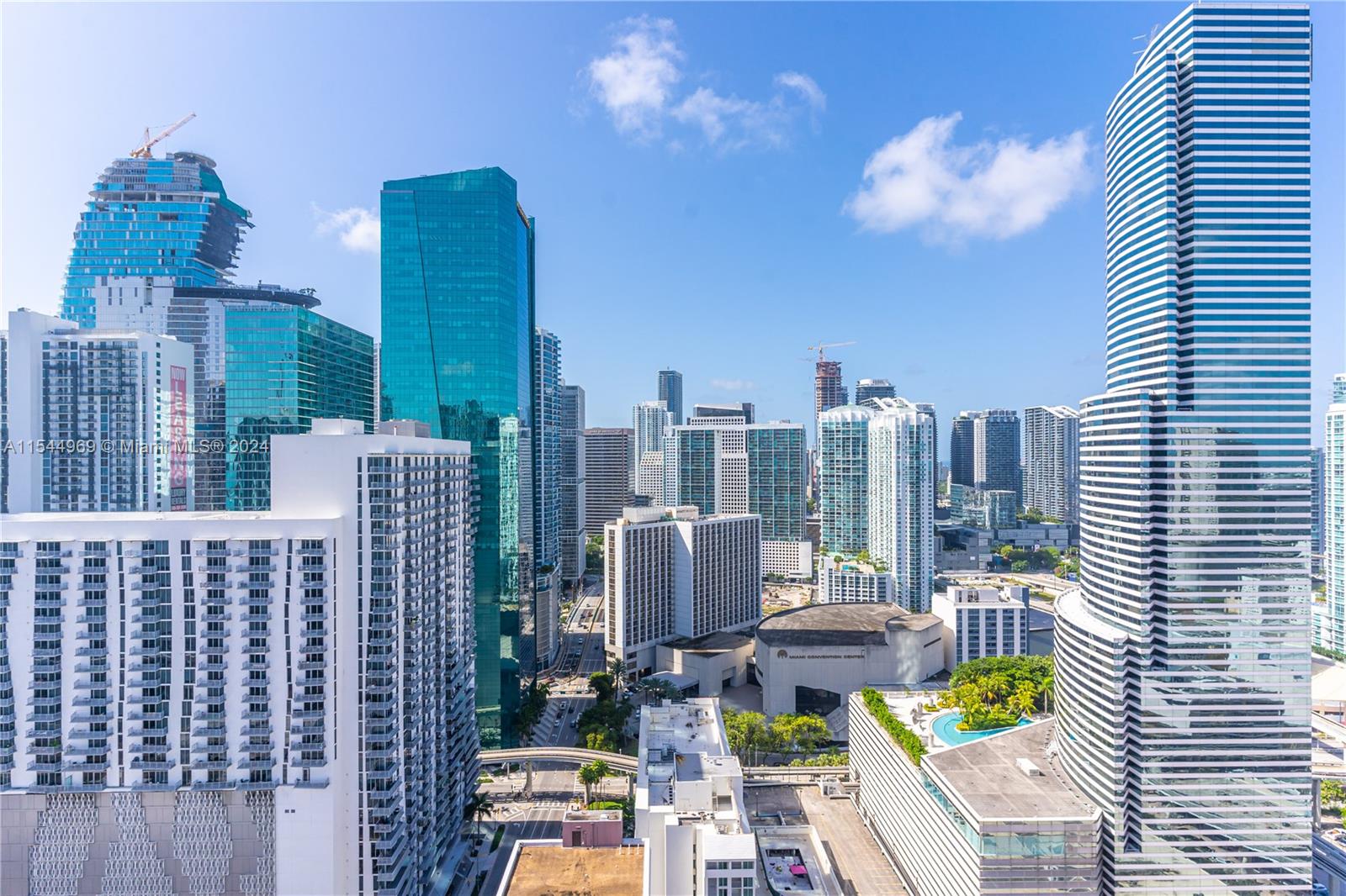 151 SE 1st St 3203, Miami, Florida 33131, 1 Bedroom Bedrooms, ,1 BathroomBathrooms,Residentiallease,For Rent,151 SE 1st St 3203,A11544969