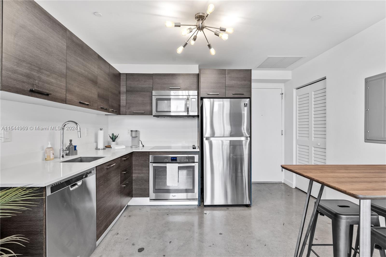 151 SE 1st St 3203, Miami, Florida 33131, 1 Bedroom Bedrooms, ,1 BathroomBathrooms,Residentiallease,For Rent,151 SE 1st St 3203,A11544969